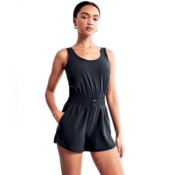 Abercrombie & Fitch Pants - Abercrombie & Fitch Solid Black Traveler Romper Sz ST